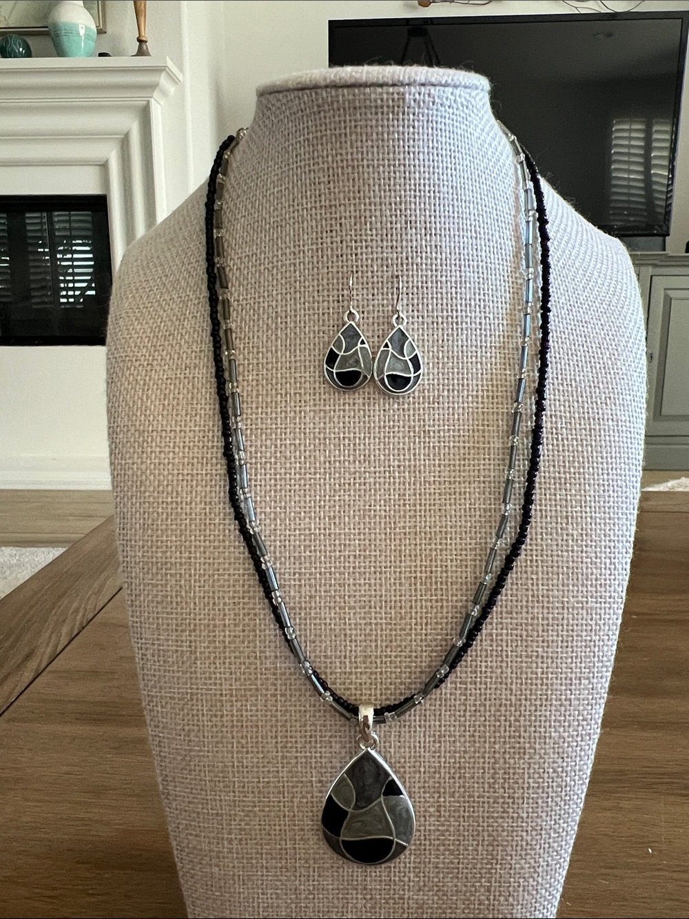 Black Teardrop Inlay Necklace and Earring Set - Silver Accents